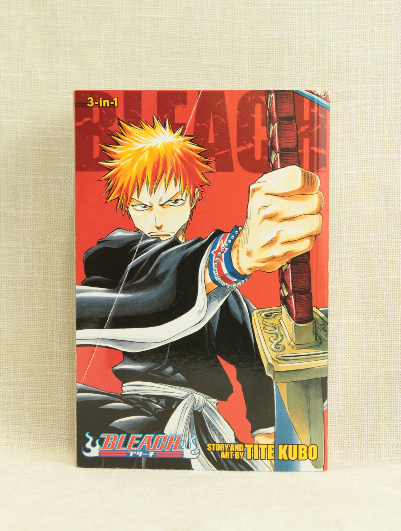 Bleach (3-in-1 Edition), Vol. 1: Includes vols. 1, 2 & 3