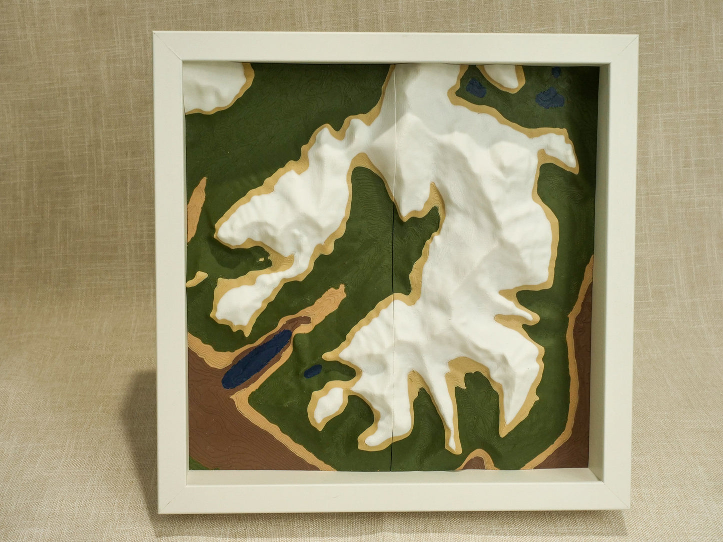 Lake Louise - Framed 25x25cm Map